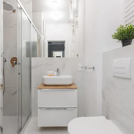 Modern With Swimming Pool In Hanza Tower By Renters Szczecin