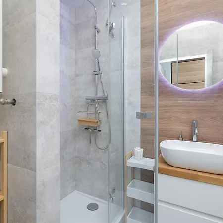 Lägenhet Modern With Swimming Pool In Hanza Tower By Renters Szczecin