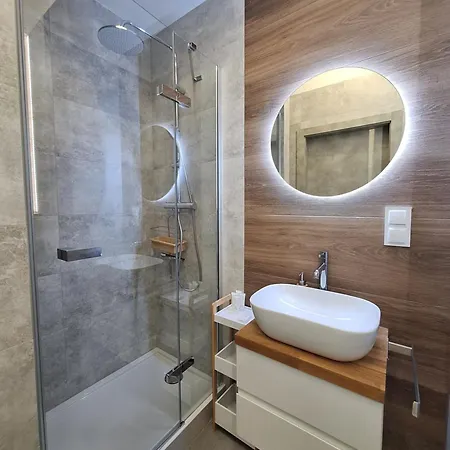 Modern With Swimming Pool In Hanza Tower By Renters Lägenhet