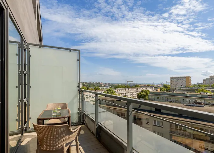 Apartment Modern With Swimming Pool In Hanza Tower By Renters *