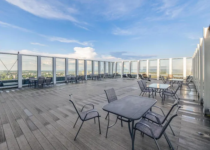 Modern With Swimming Pool In Hanza Tower By Renters Apartment *