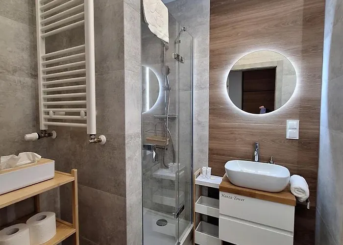 Modern With Swimming Pool In Hanza Tower By Renters Apartment Szczecin